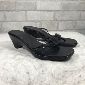 Chunky Heel Strapped Black Sandals